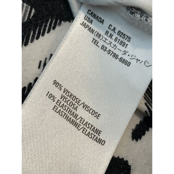 ~ Escada Top 42 US 10/12 Knit Shirt Short Sleeve Gold Logo Scoop ViscoseElastane - Picture 16 of 16